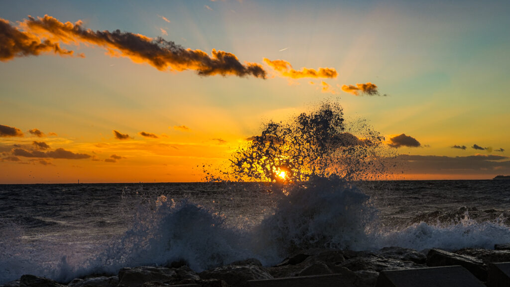 Coucher de soleil jour de tempete Marseille